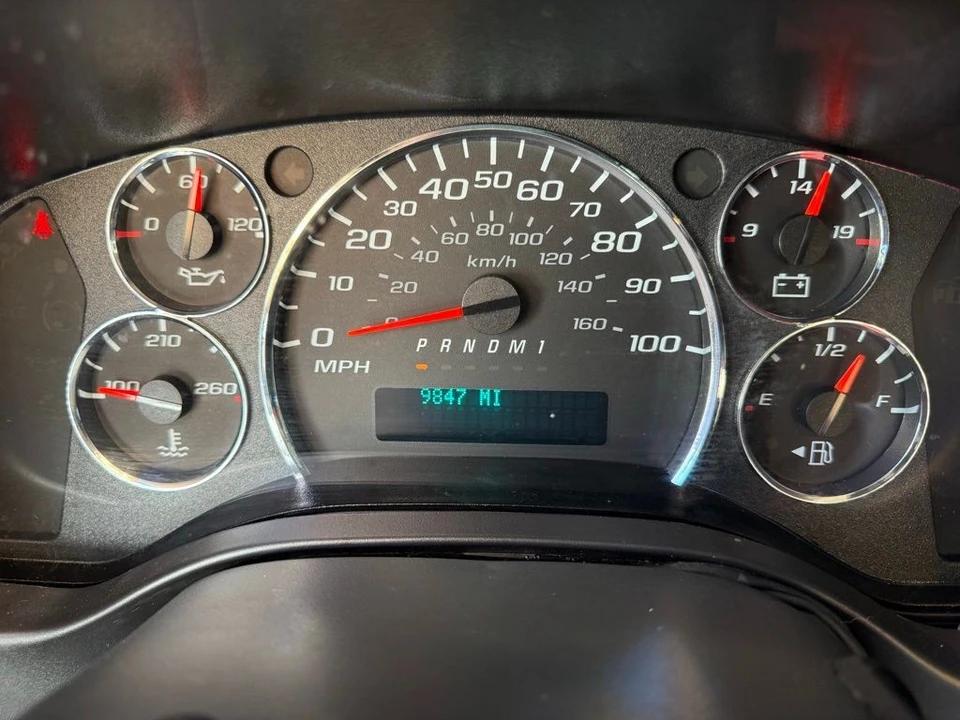 2023 GMC Savana - Image 18 of 21