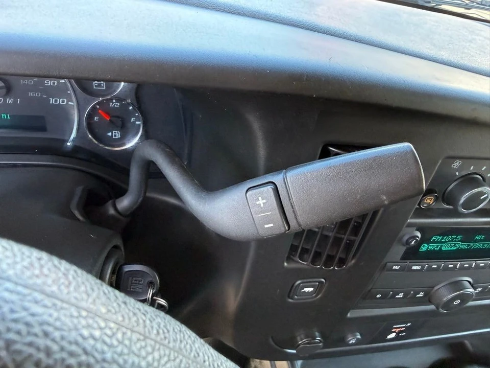 2023 GMC Savana - Image 13 of 21