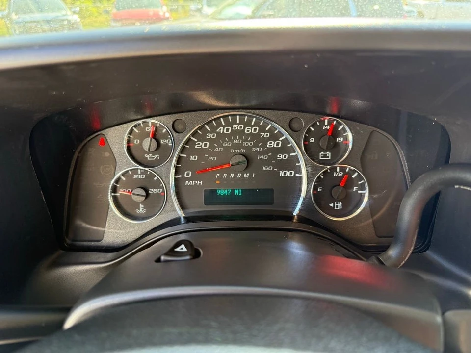 2023 GMC Savana - Image 17 of 21