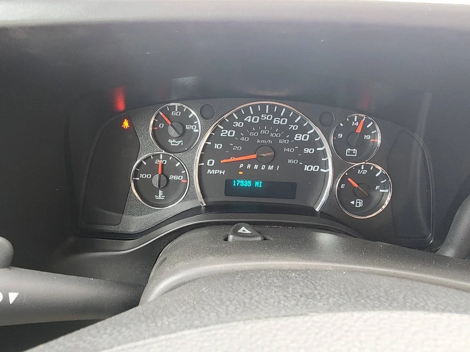 2023 GMC Savana - Image 18 of 21