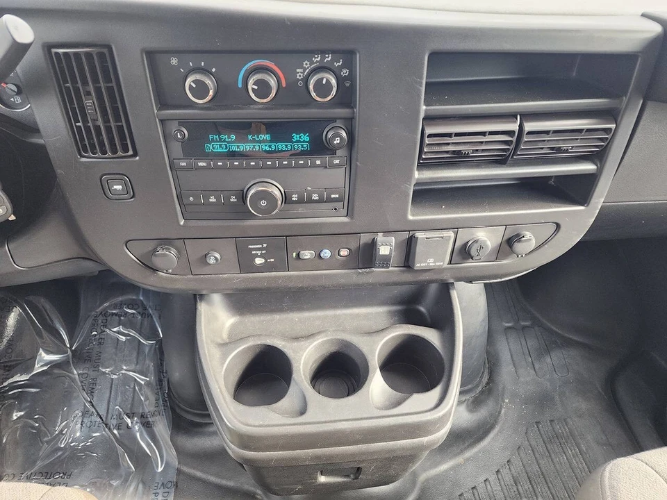 2023 GMC Savana - Image 19 of 21