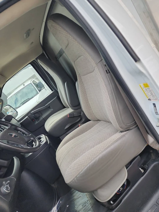 2023 GMC Savana - Image 11 of 21