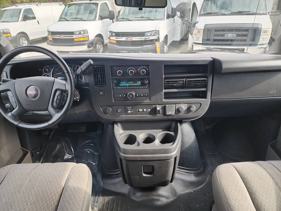 2023 GMC Savana - Image 16 of 21
