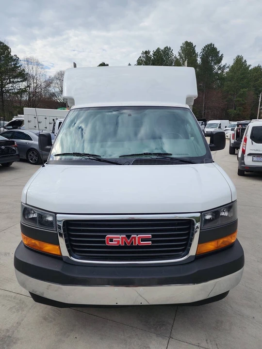 2023 GMC Savana - Image 9 of 21