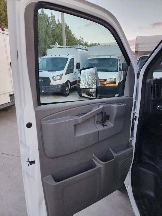 2023 GMC Savana - Image 11 of 21
