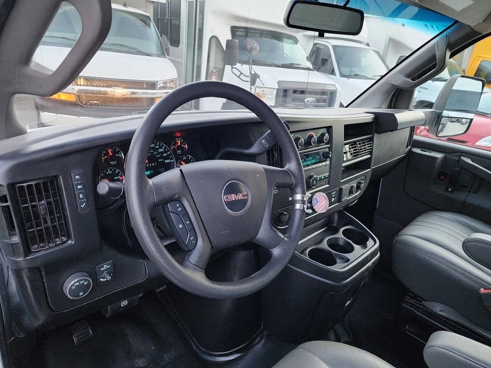 2023 GMC Savana - Image 13 of 21