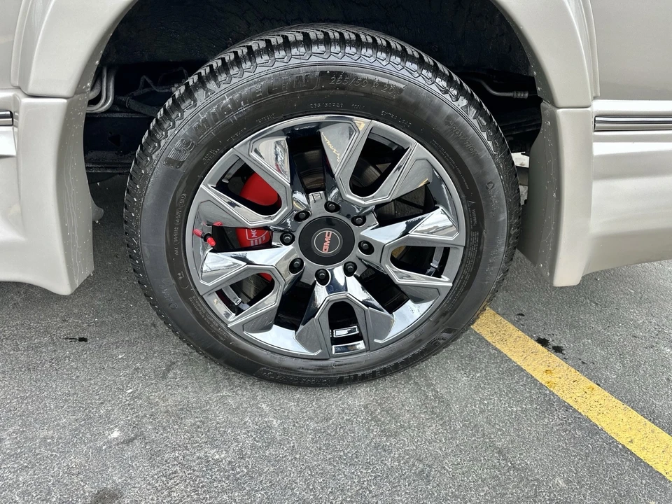 2023 GMC Savana - Image 20 of 21