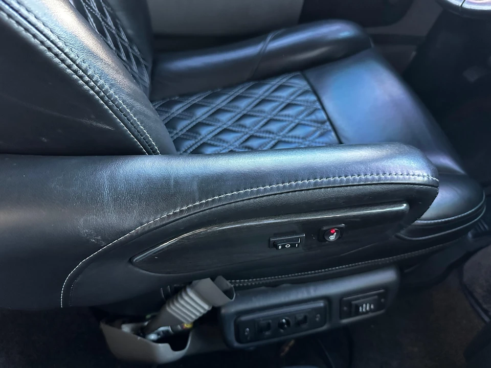 2023 GMC Savana - Image 30 of 31