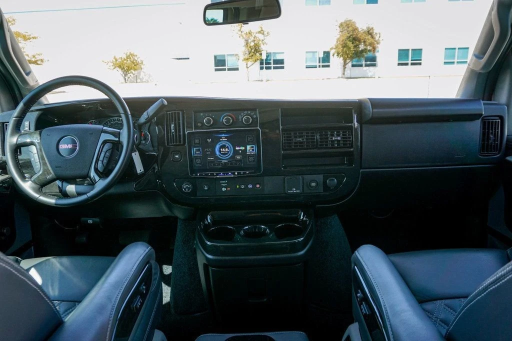 2023 GMC Savana - Image 11 of 12