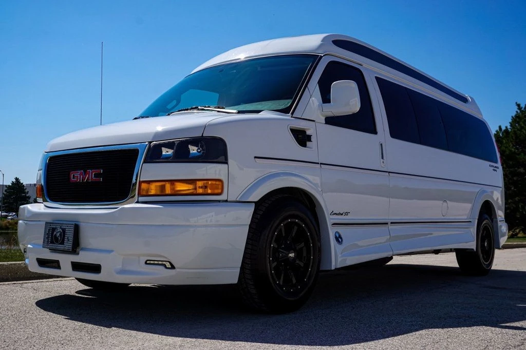 2023 GMC Savana - Image 6 of 12