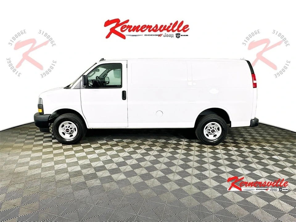 2023 GMC Savana - Image 4 of 12