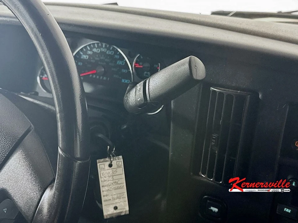 2023 GMC Savana - Image 16 of 21