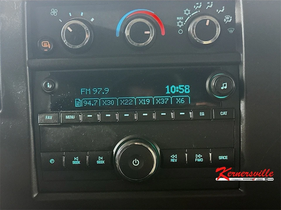 2023 GMC Savana - Image 17 of 21
