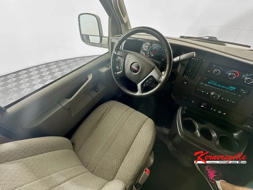 2023 GMC Savana - Image 9 of 21