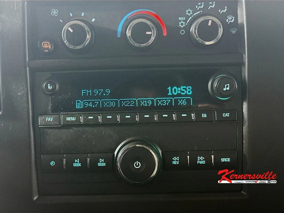 2023 GMC Savana - Image 17 of 21