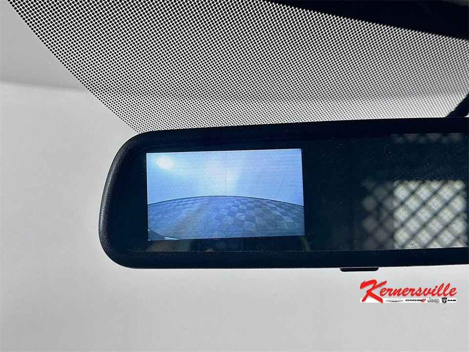 2023 GMC Savana - Image 19 of 21