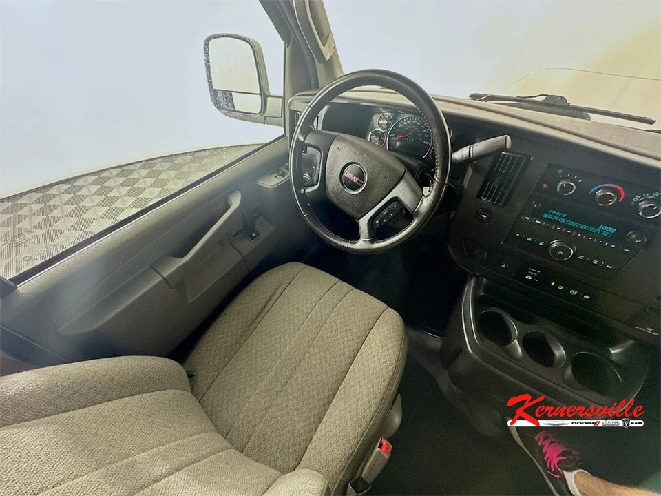 2023 GMC Savana - Image 9 of 12