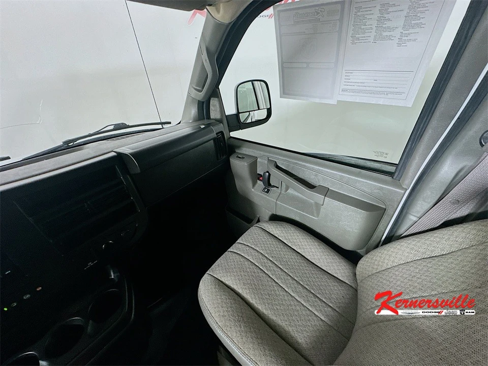 2023 GMC Savana - Image 11 of 12