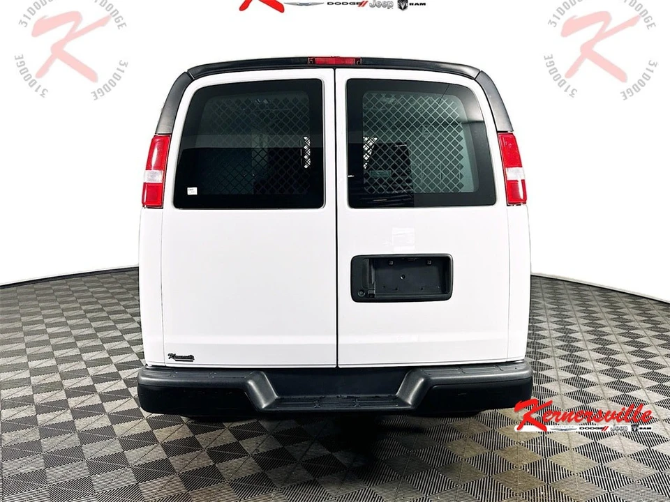 2023 GMC Savana - Image 6 of 12