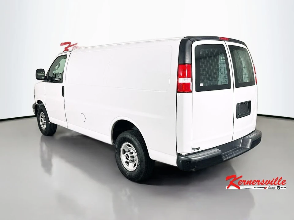 2023 GMC Savana - Image 5 of 21