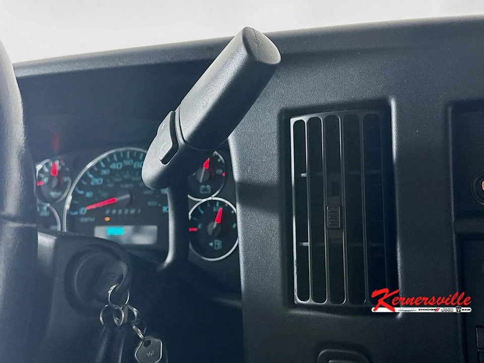 2023 GMC Savana - Image 16 of 21