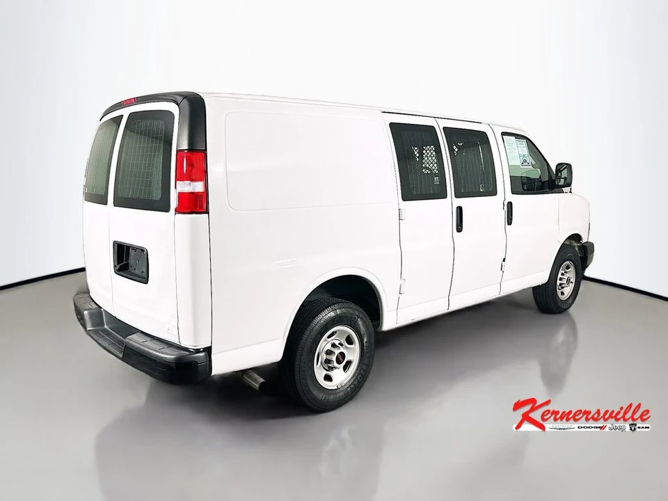 2023 GMC Savana - Image 7 of 21