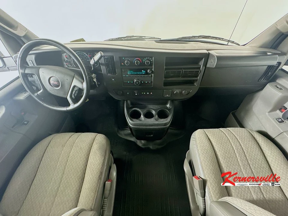 2023 GMC Savana - Image 10 of 21
