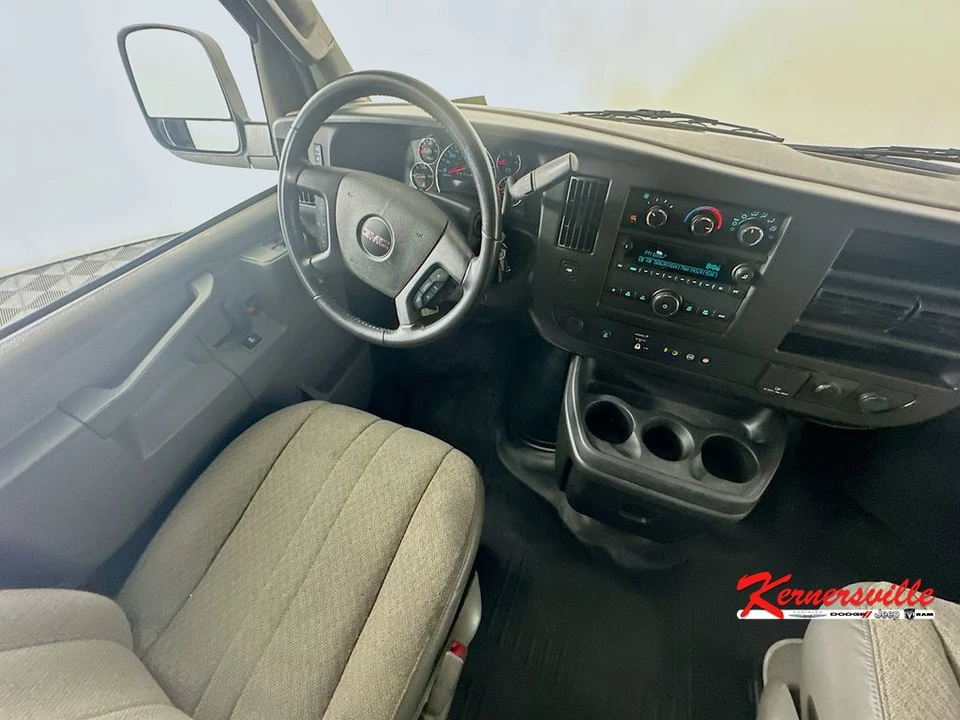 2023 GMC Savana - Image 9 of 21