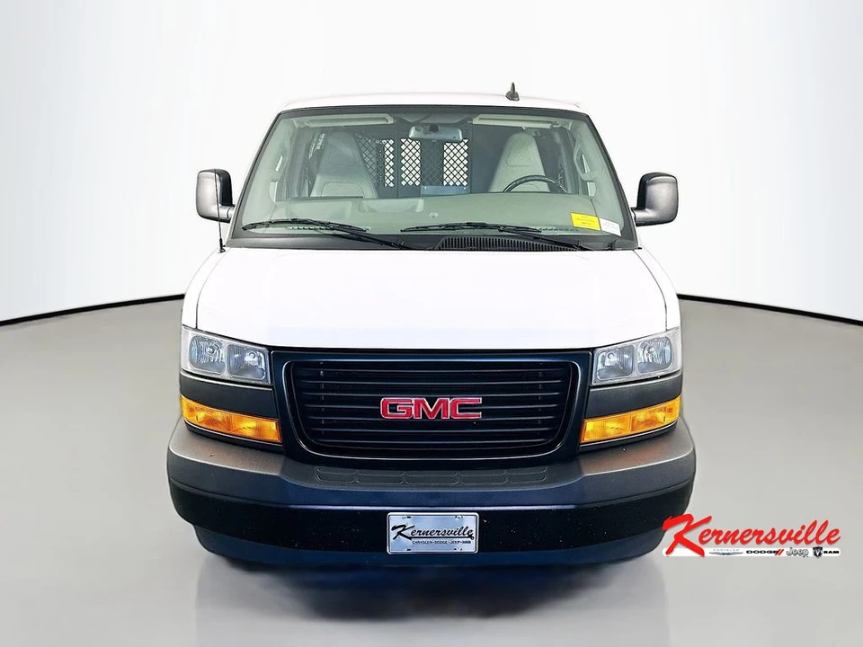 2023 GMC Savana - Image 2 of 21