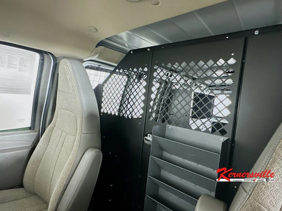 2023 GMC Savana - Image 21 of 21