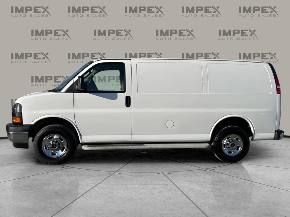 2023 GMC Savana - Image 2 of 12