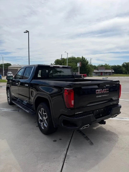 2023 GMC Sierra 5th Gen - Image 5 of 17