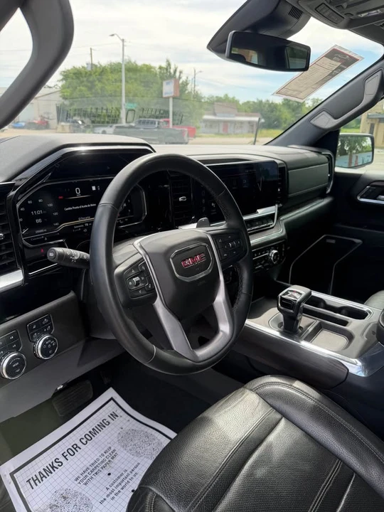 2023 GMC Sierra 5th Gen - Image 9 of 17