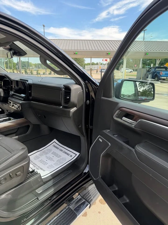 2023 GMC Sierra 5th Gen - Image 17 of 17