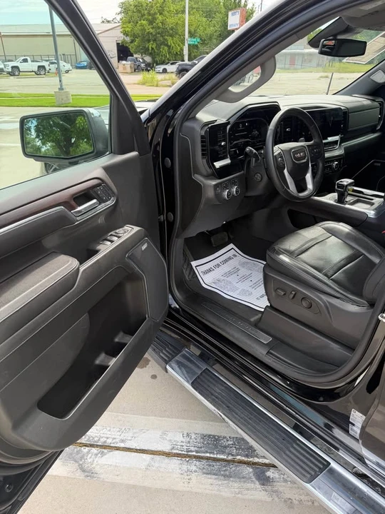 2023 GMC Sierra 5th Gen - Image 8 of 17