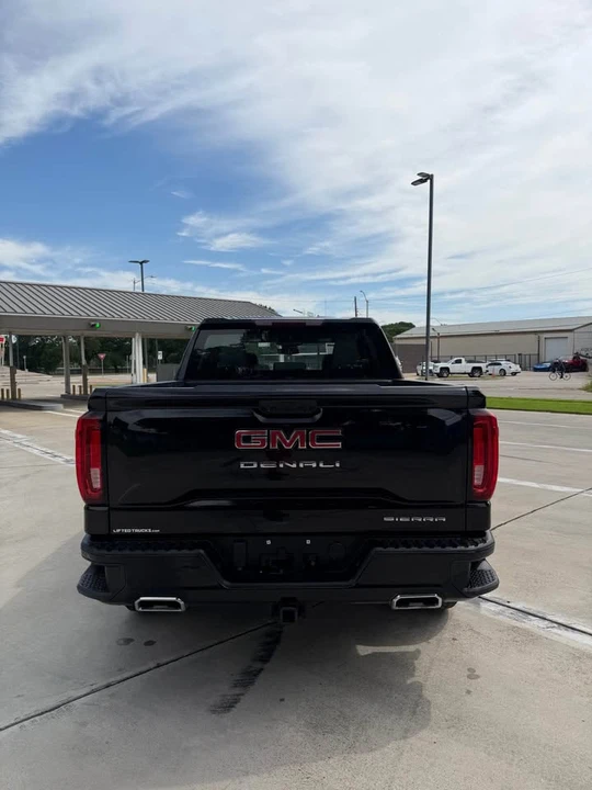 2023 GMC Sierra 5th Gen - Image 6 of 17