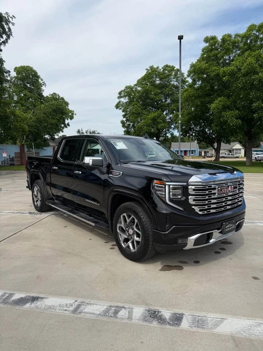 2023 GMC Sierra 5th Gen - Image 2 of 17