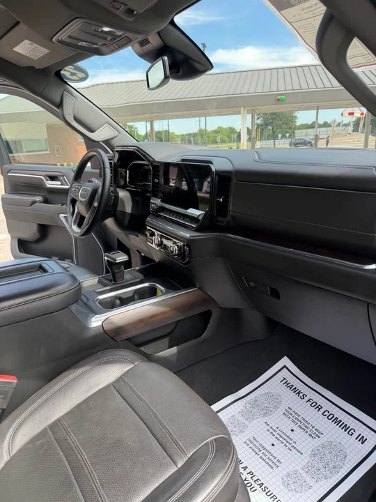 2023 GMC Sierra 5th Gen - Image 15 of 17