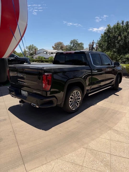 2023 GMC Sierra 5th Gen - Image 3 of 7