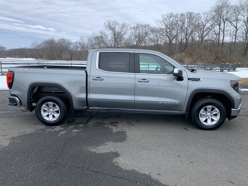 2023 GMC Sierra 5th Gen - Image 4 of 21