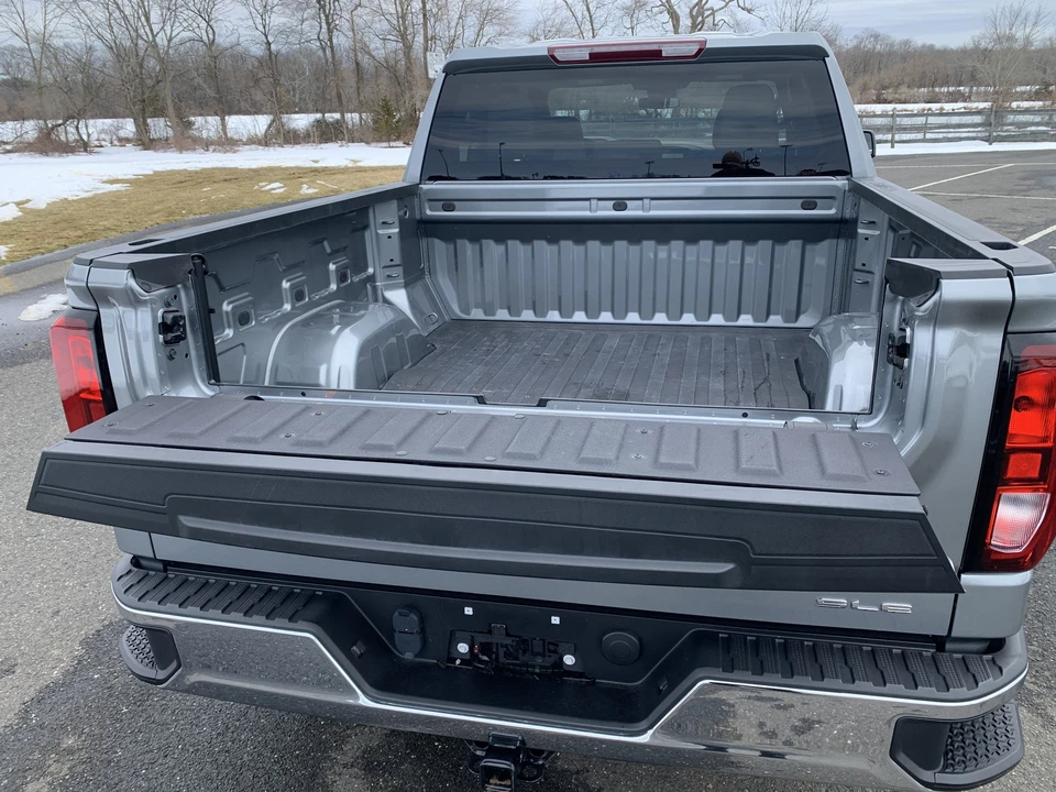 2023 GMC Sierra 5th Gen - Image 18 of 21