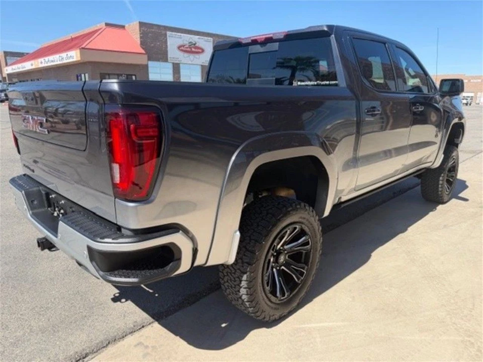 2023 GMC Sierra 5th Gen - Image 5 of 20