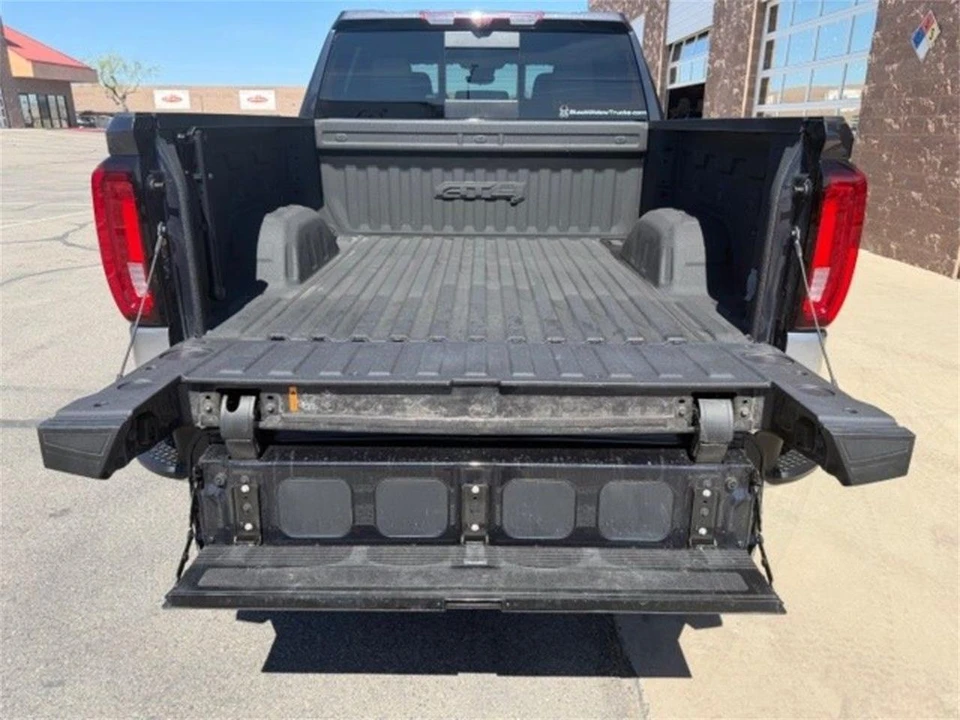 2023 GMC Sierra 5th Gen - Image 7 of 20