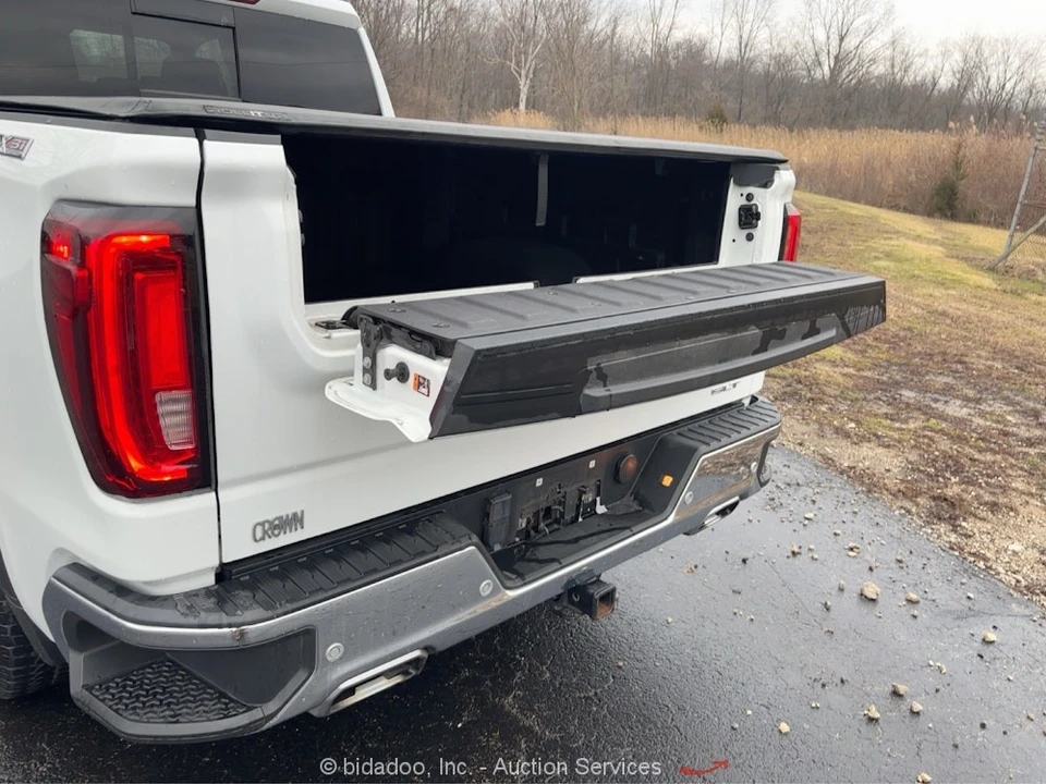 2023 GMC Sierra 5th Gen - Image 10 of 12