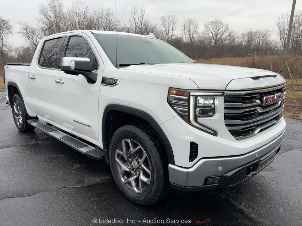 2023 GMC Sierra 5th Gen - Image 2 of 12