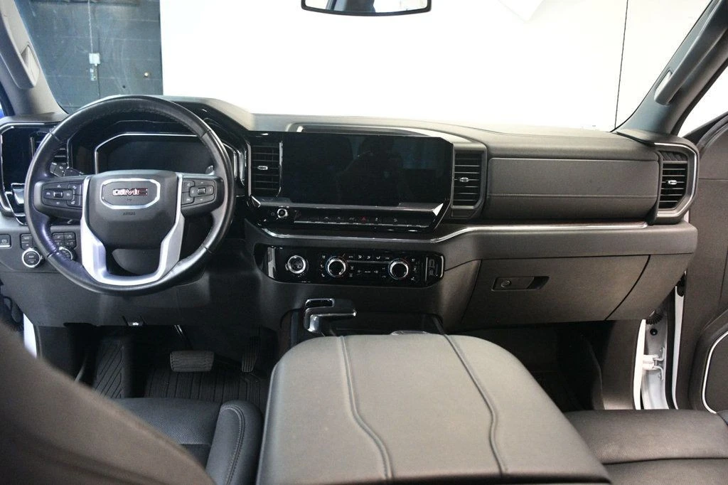 2023 GMC Sierra 5th Gen - Image 5 of 12