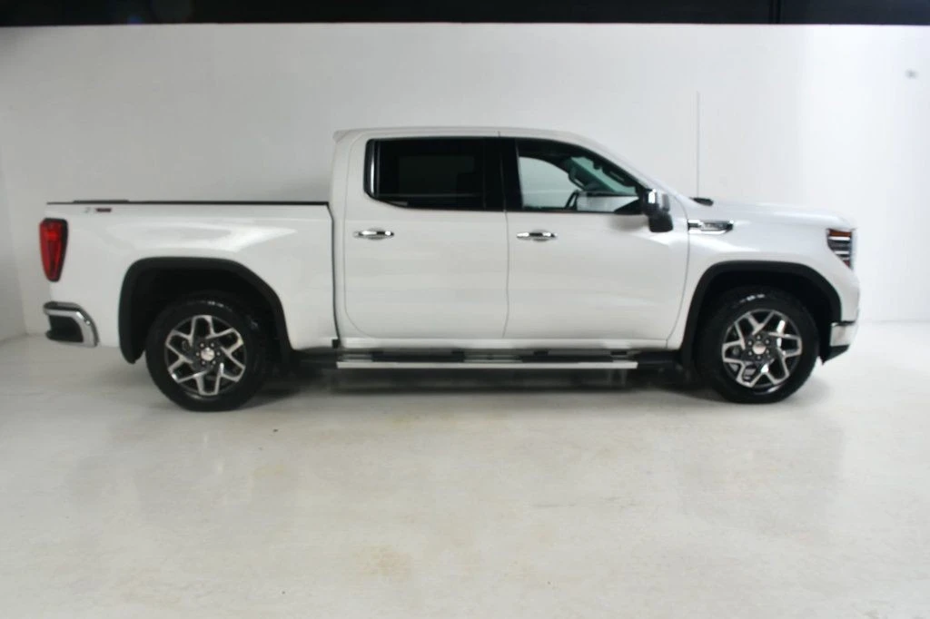 2023 GMC Sierra 5th Gen - Image 4 of 12
