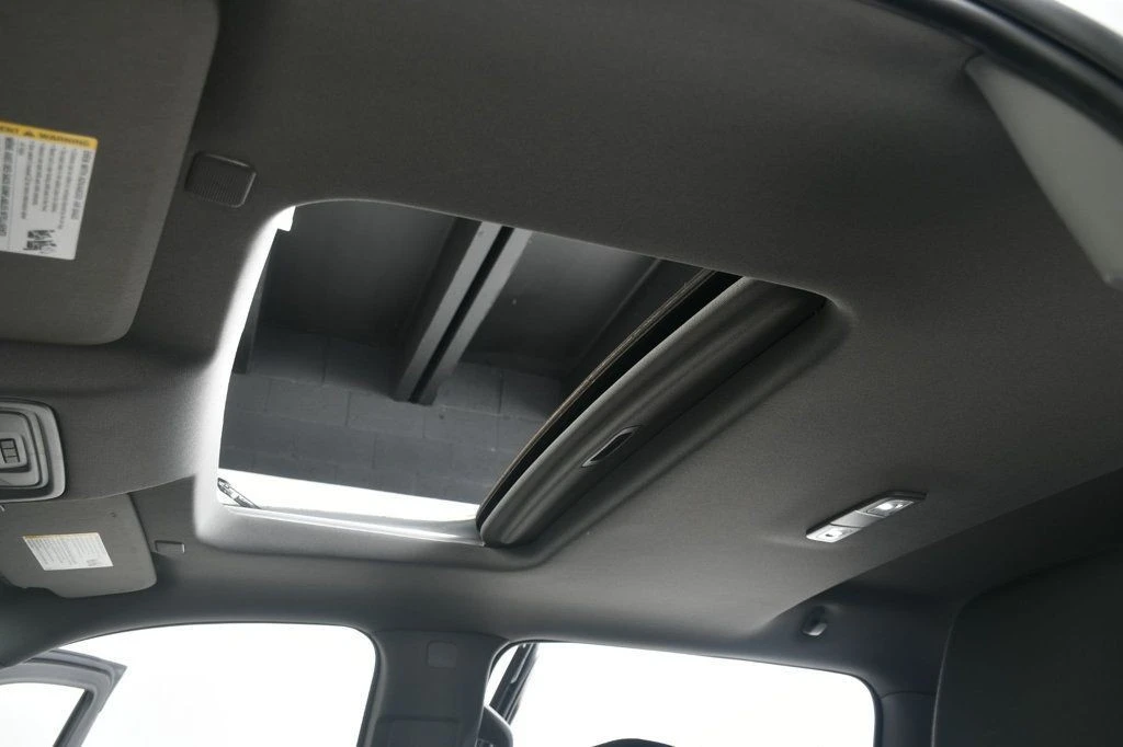2023 GMC Sierra 5th Gen - Image 7 of 12
