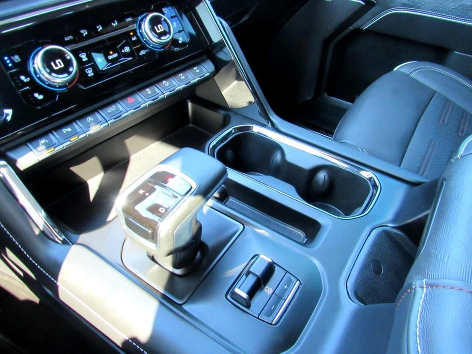2023 GMC Sierra 5th Gen - Image 10 of 12