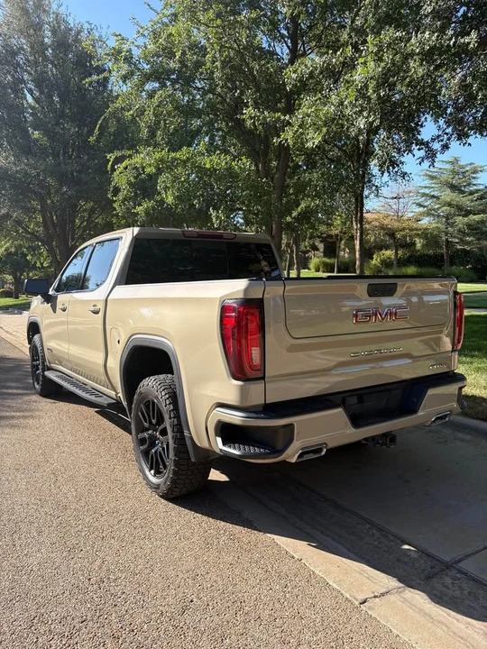 2023 GMC Sierra 5th Gen - Image 9 of 11